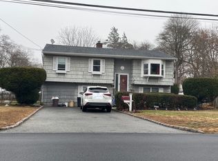 1337 Ackerson Blvd, Bay Shore, NY 11706
