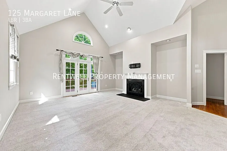 4 bed, 3.0 bath, 2887 sqft, $4,400 — Photo 4