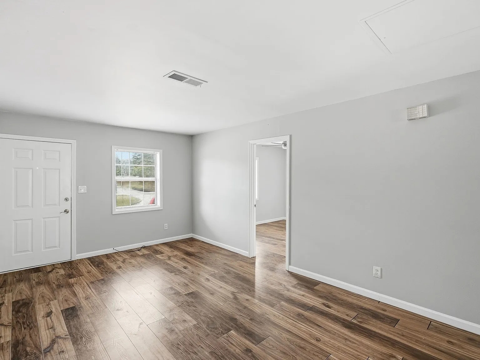 3681 Lynn Dr Unit B — Photo 3