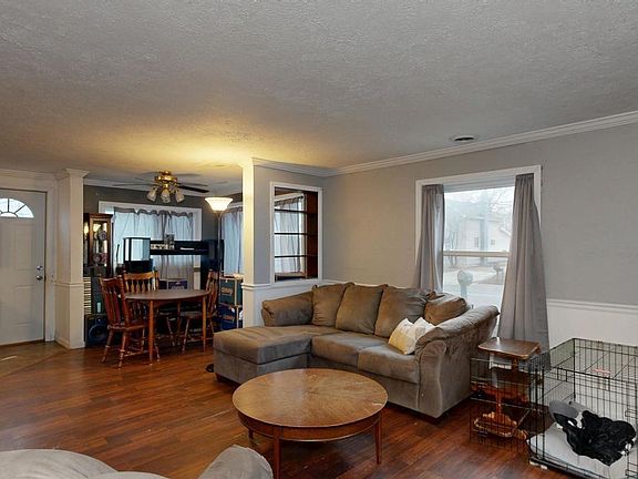 3rd image of 233 E Wright Ave