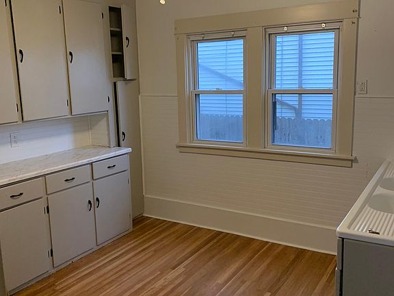 2nd image of 105 Richfield Ave