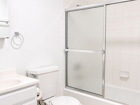 4th image of 279B Shipley St #B