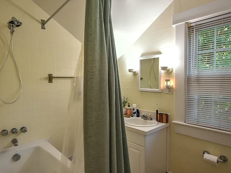539 Delaware Ave — Photo 12