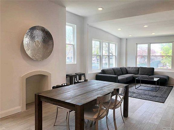 4th image of 14 E Walnut St #14