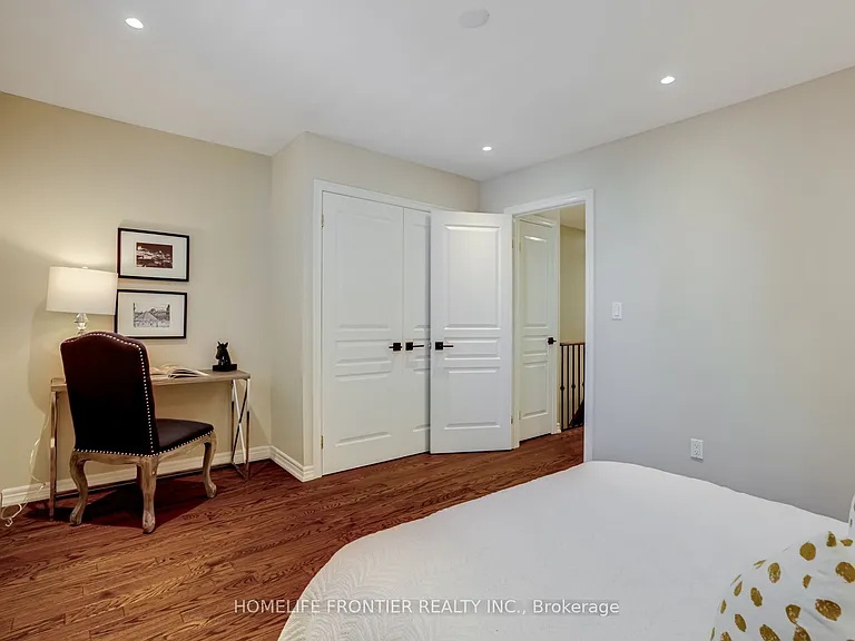 22 Balmoral Ave #4 — Photo 32