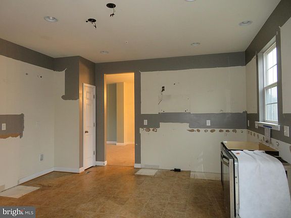 5th image of 47315 Shady Knoll Pl