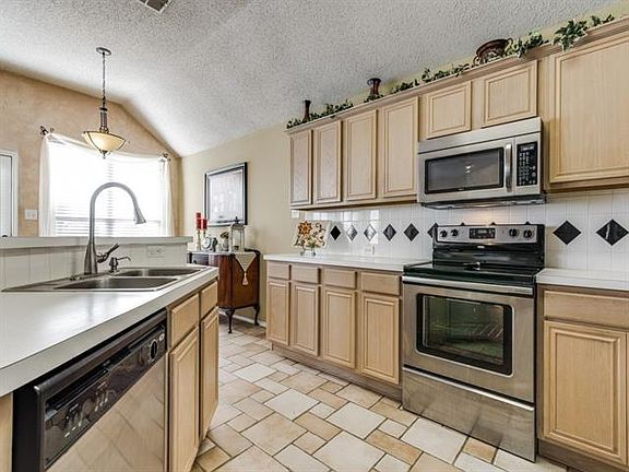 4th image of 2149 Wallbrook Dr