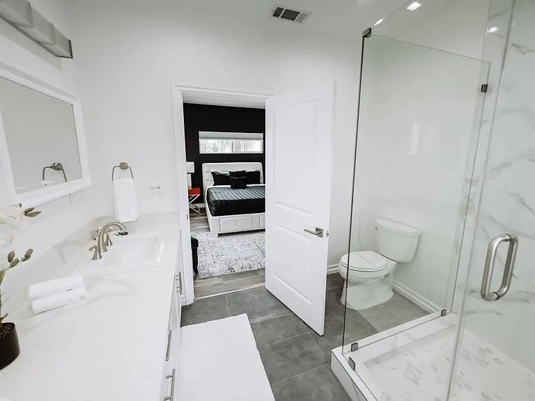 11682 Erwin St — Photo 45