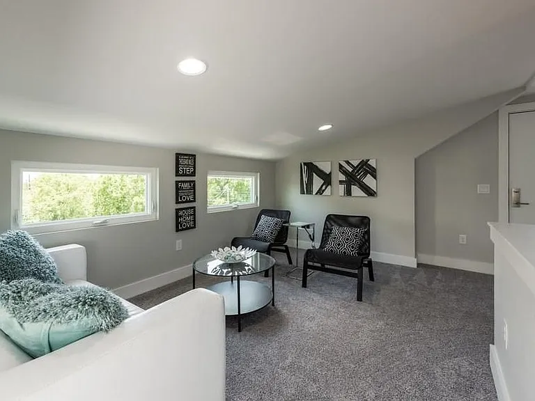 1179 Springdale Rd #B — Photo 11