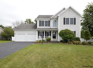 6 Sundial Pl, Clifton Park, NY 12065