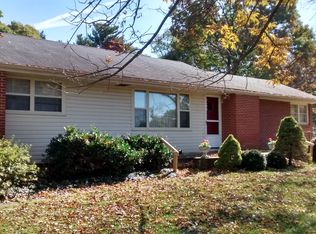 19917 Trengail Rd, Hagerstown, MD 21742