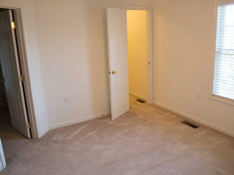 480 Thumper Dr #1 — Photo 5