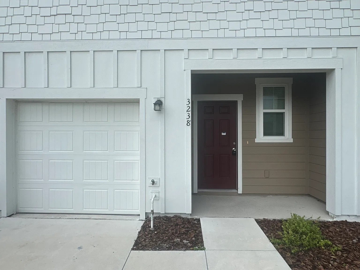 3 bed, 2.5 bath, 1480 sqft, $1,850 — Photo 3