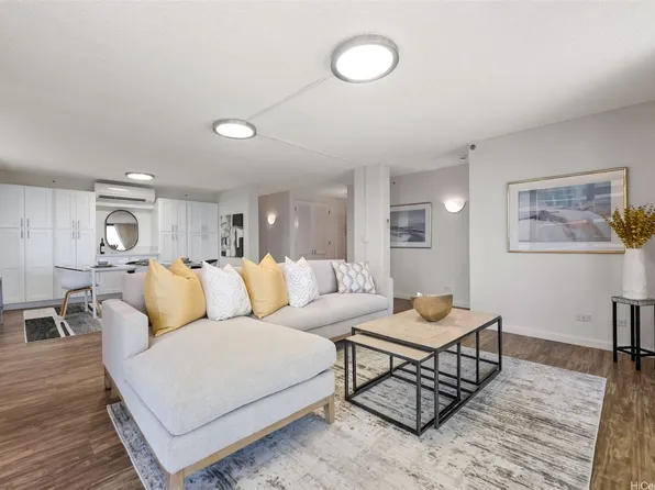 1015 Wilder Ave APT 903, Honolulu, HI 96822