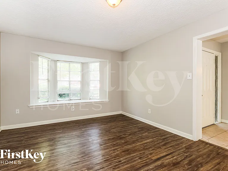 24106 Creekview Dr — Photo 16