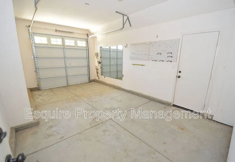 13735 Blue Ridge Way — Photo 32