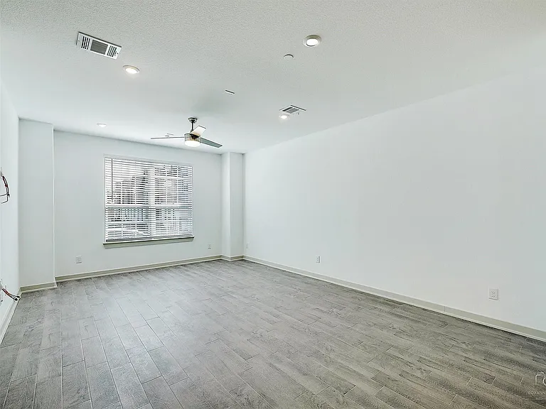 563 Eiseley Dr — Photo 24