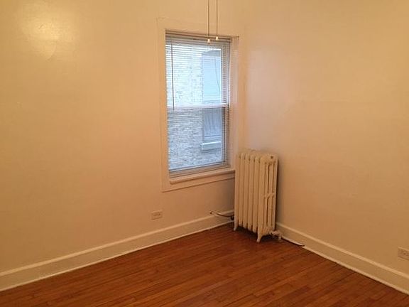 5th image of 6417 N Wayne Ave