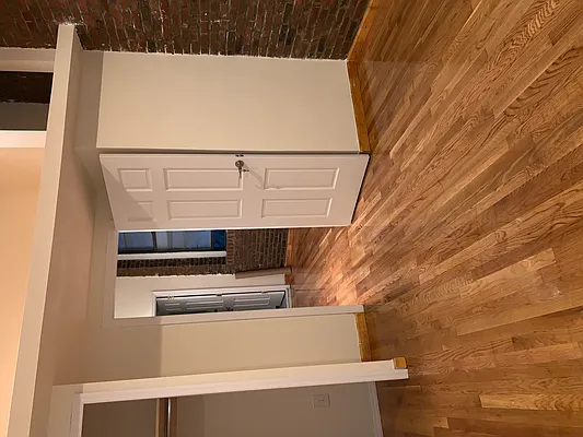 Rented by Chartwell Manhattan Realty | media 4