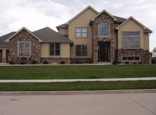 619 Stonegate Ct SW, Altoona, IA 50009