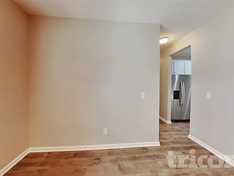 920 Stokewood Pl — Photo 4