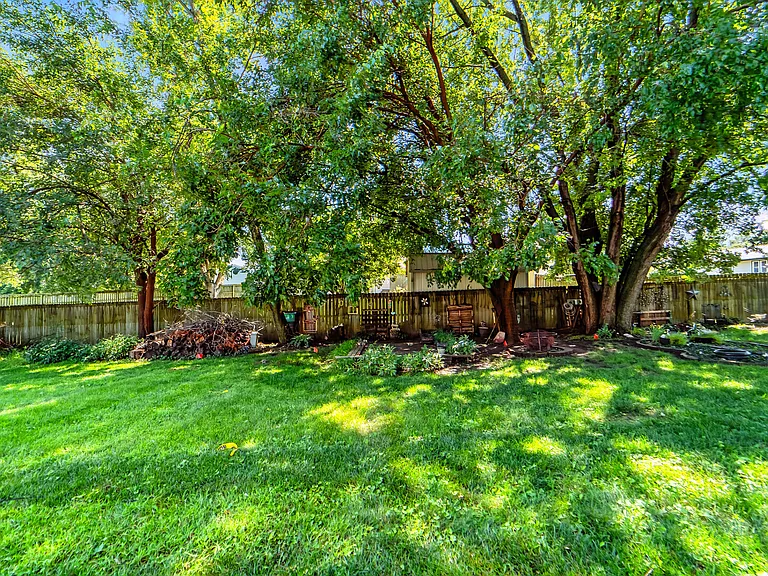 Jennifer Dr — Photo 29