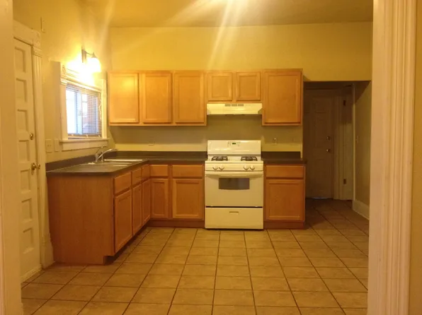 2235 S Robinson Ave, Milwaukee, WI 53207