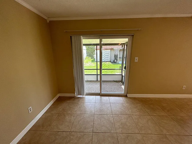 10816 Waterford Ct — Photo 11