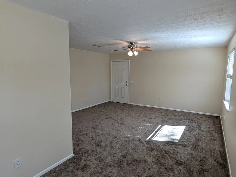 2207 Spring Park Rd — Photo 14