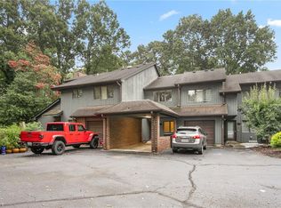 210 College Rd APT 605, Greensboro, NC 27410