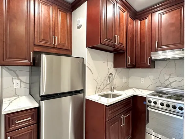 1150 Cambridge St #2, Cambridge, MA 02139