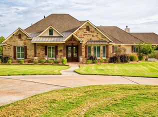 614 Country Oak Ln, Bellville, TX 77418