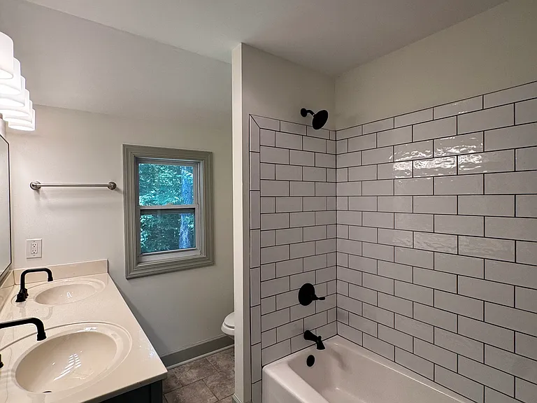 8668 Poplar Creek Rd — Photo 6