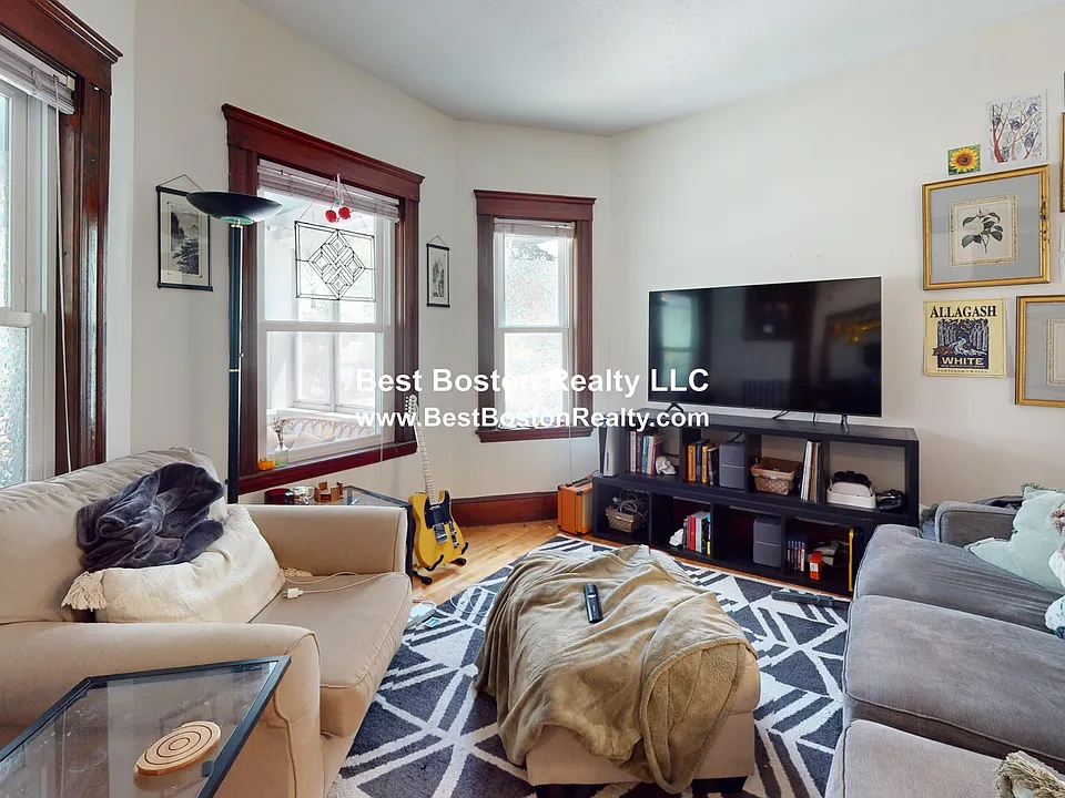 102 Raymond Ave