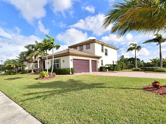 2nd image of 791 SE Tres Belle Cir