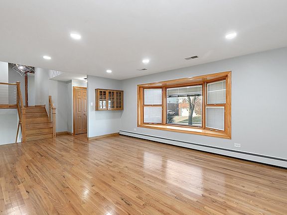 4th image of 1661 Clay Ct