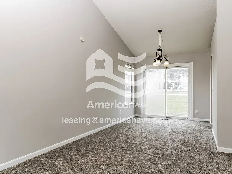1460_004_dining_room_4.jpg