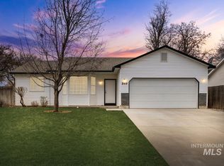 549 N Shady Grove Way, Kuna, ID 83634