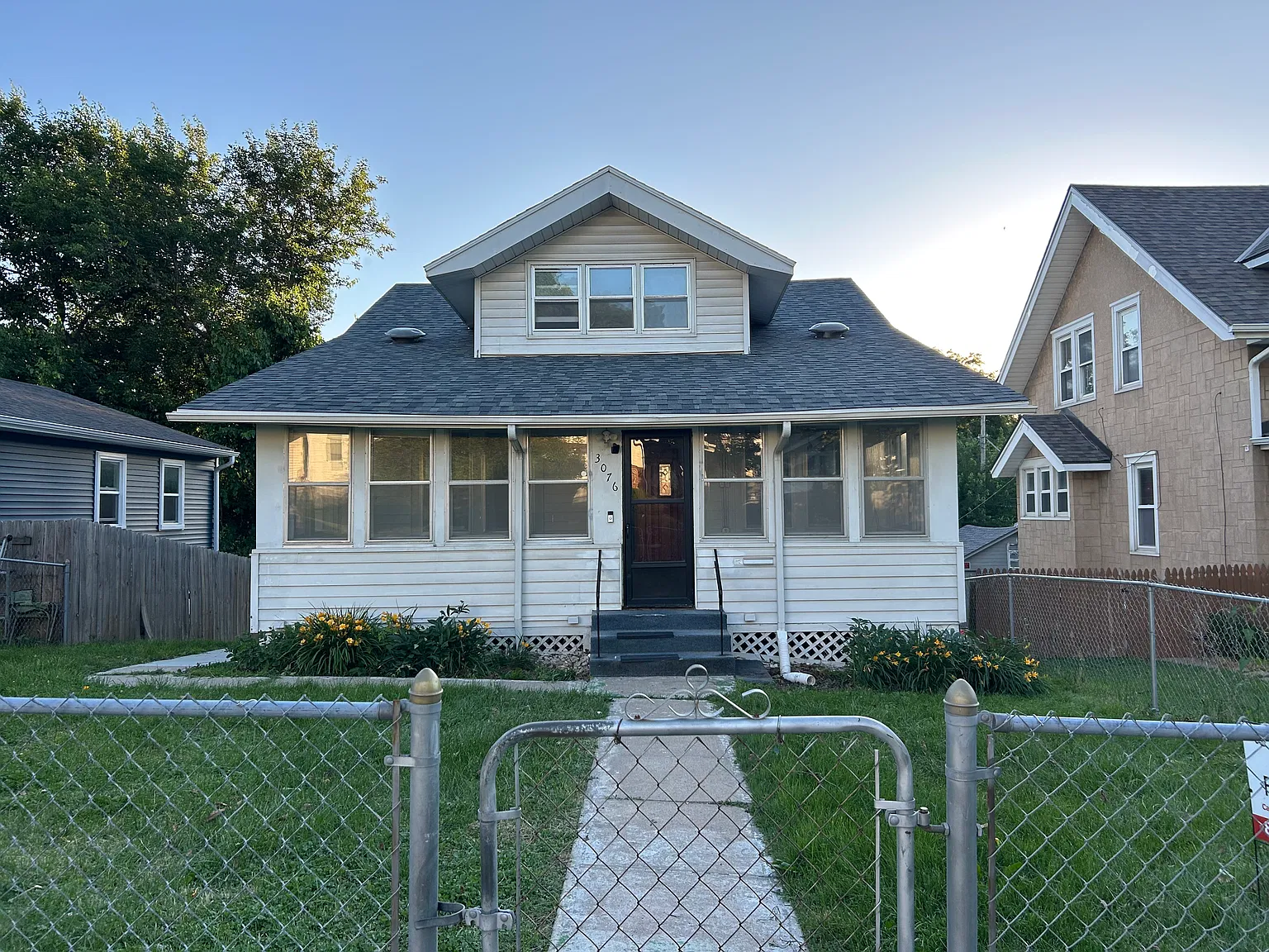 4 bed, 2000 sqft, $2,000 — Photo 1