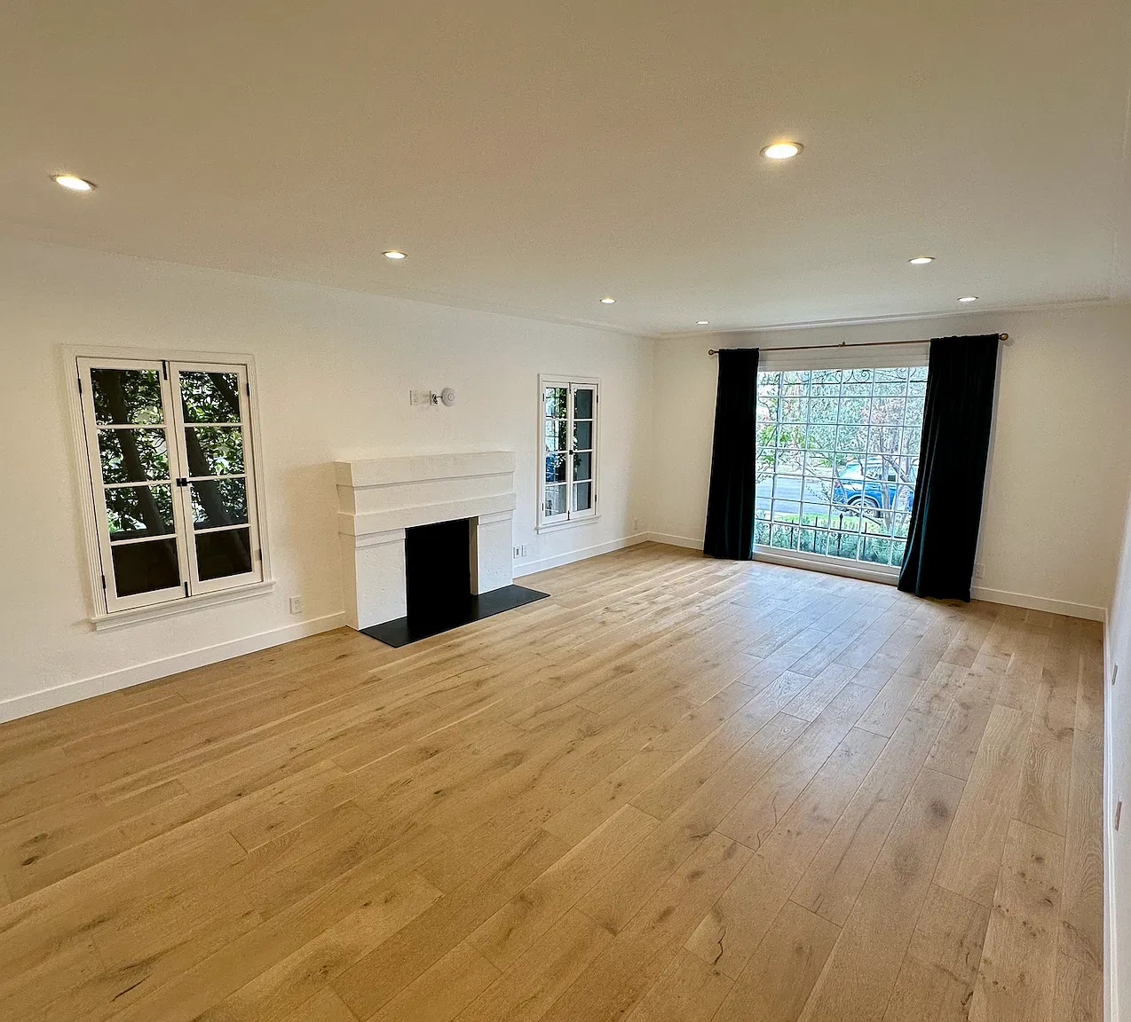 3 bed, 2.5 bath, 1900 sqft, $7,500 — Photo 2