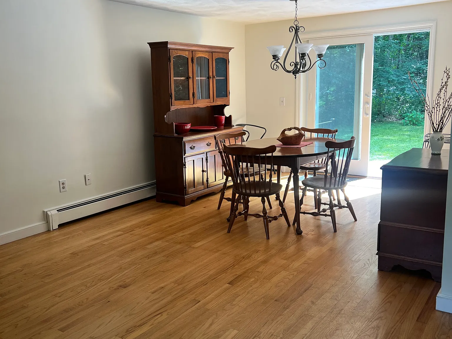 3 bed, 1304 sqft, $3,300 — Photo 4