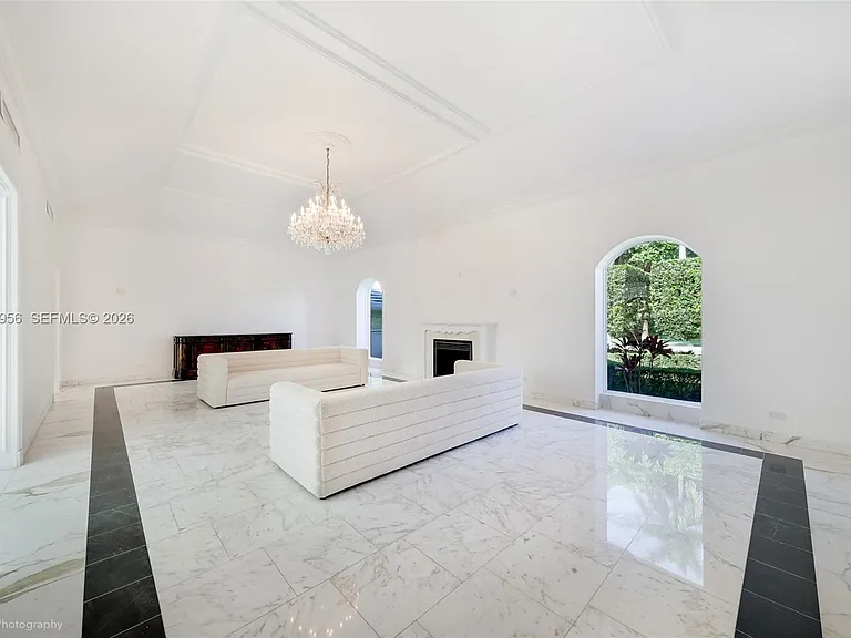 55 La Gorce Cir — Photo 7