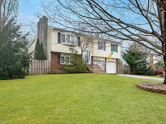 2nd image of 8 Widgeon Drive