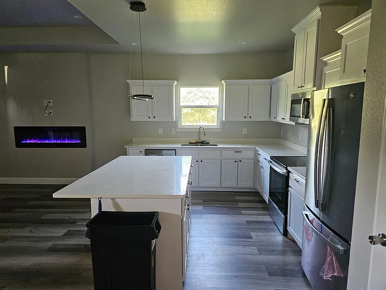 803 Jones St — Photo 7