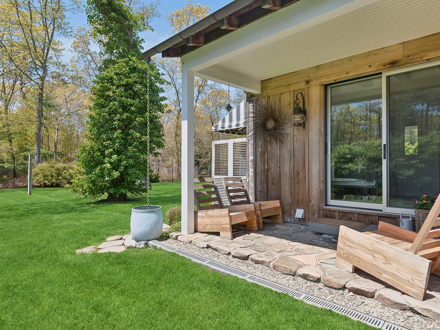 A Charming Sanctuary- Country Style- Wainscott — Photo 4