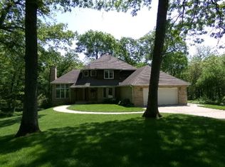 5791 N Oak Rd, Freeport, IL 61032