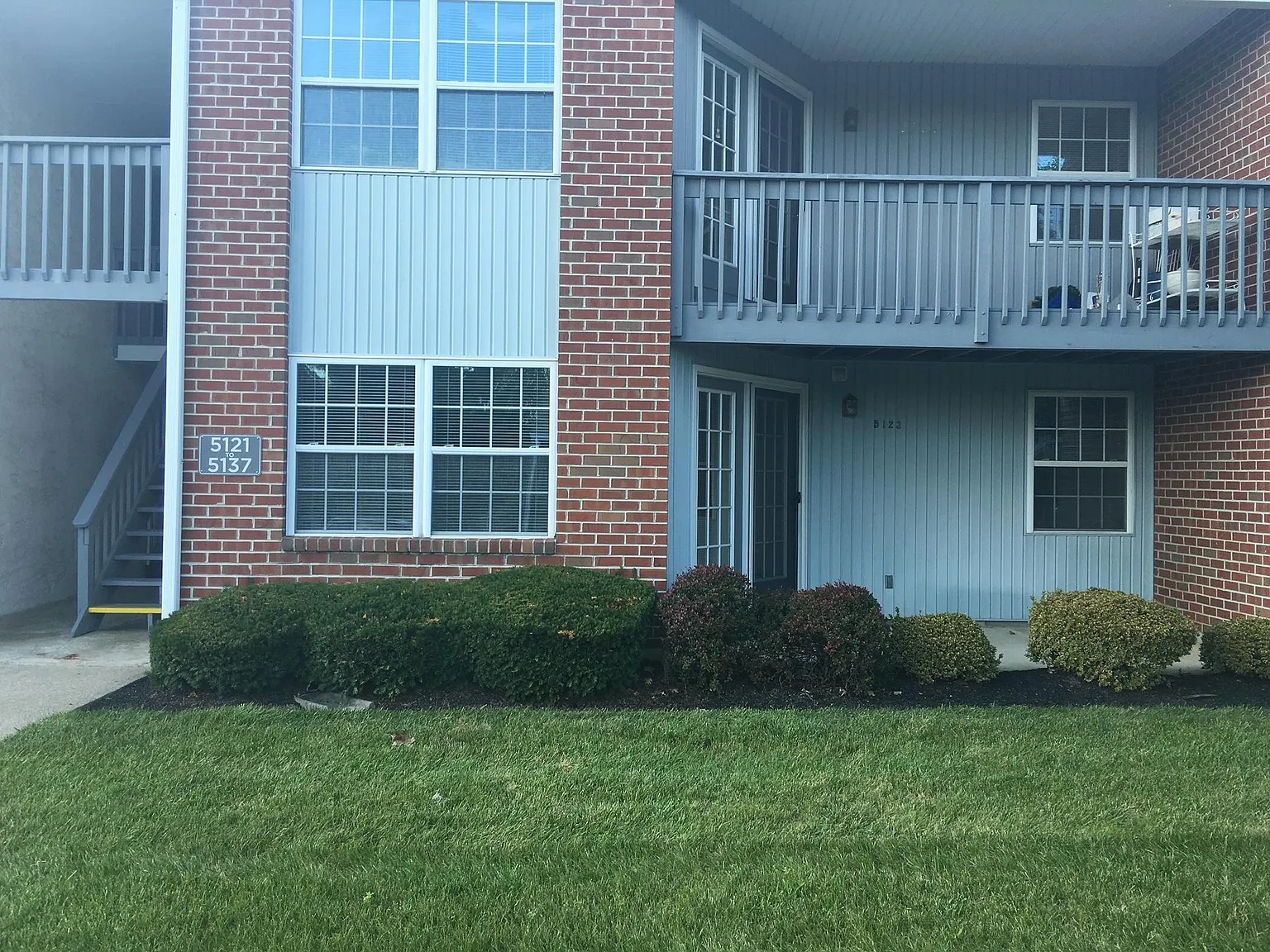 2 bed, 1200 sqft, $2,300 — Photo 2