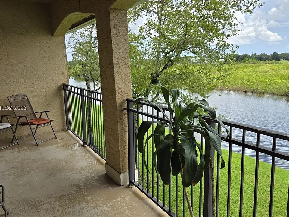 230 SW 117th Ter #202