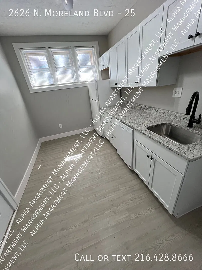 New renovated 2 bedroom apartment — Photo 4