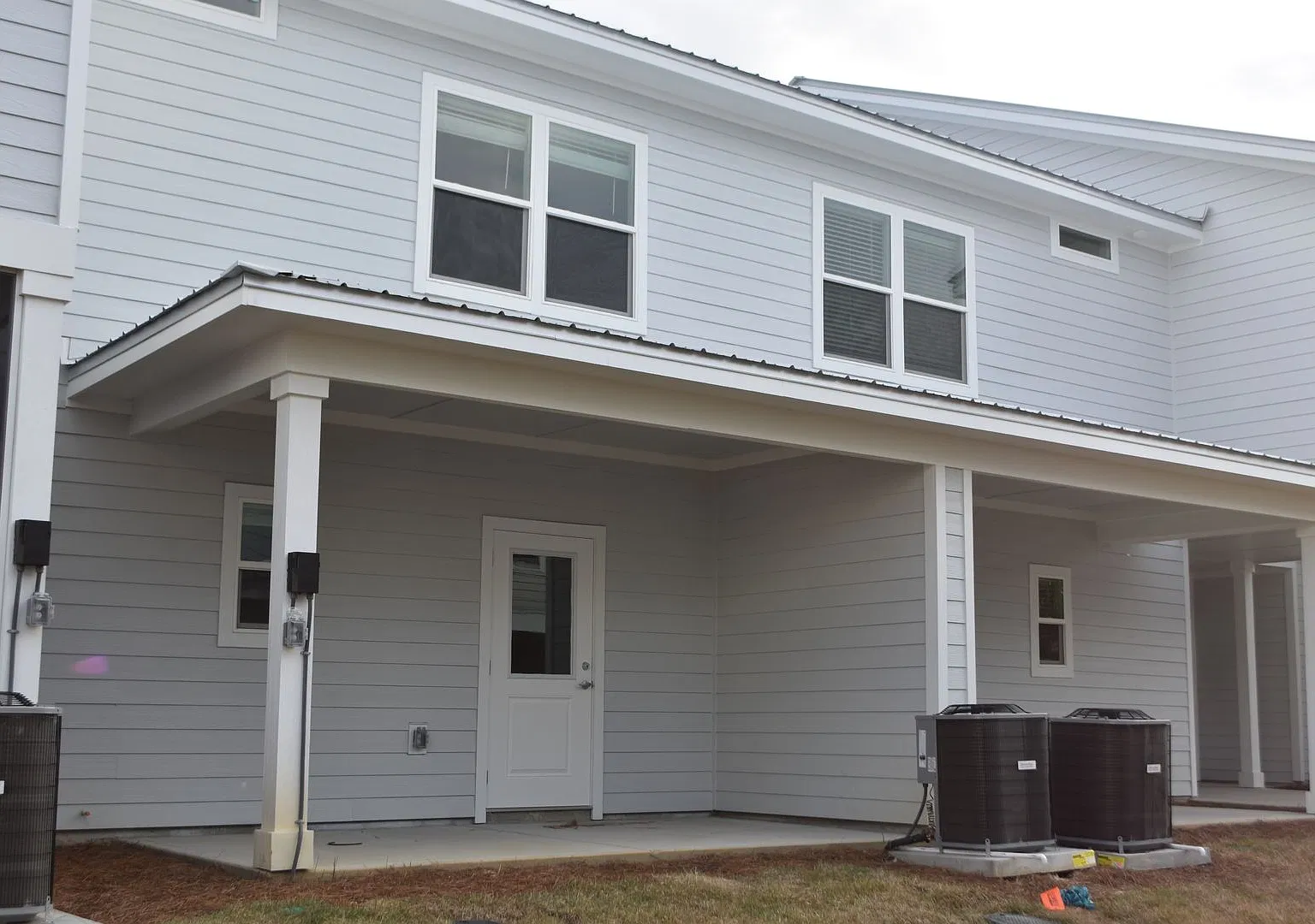 Available November 2026 - Garage Unit with Screened Porch - Verandas at Freeport - 3 Bed 2.5 Bath — Photo 2